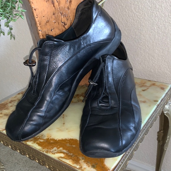 Paul Green Shoes - PAUL GREEN MUNCHEN Black leather slip-ons.  Rubber soles, driving heel. 8.5. EUC